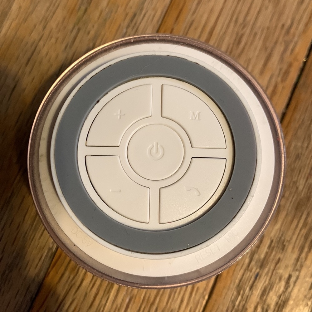 Lenrue bluetooth speaker - Picture 2 of 5